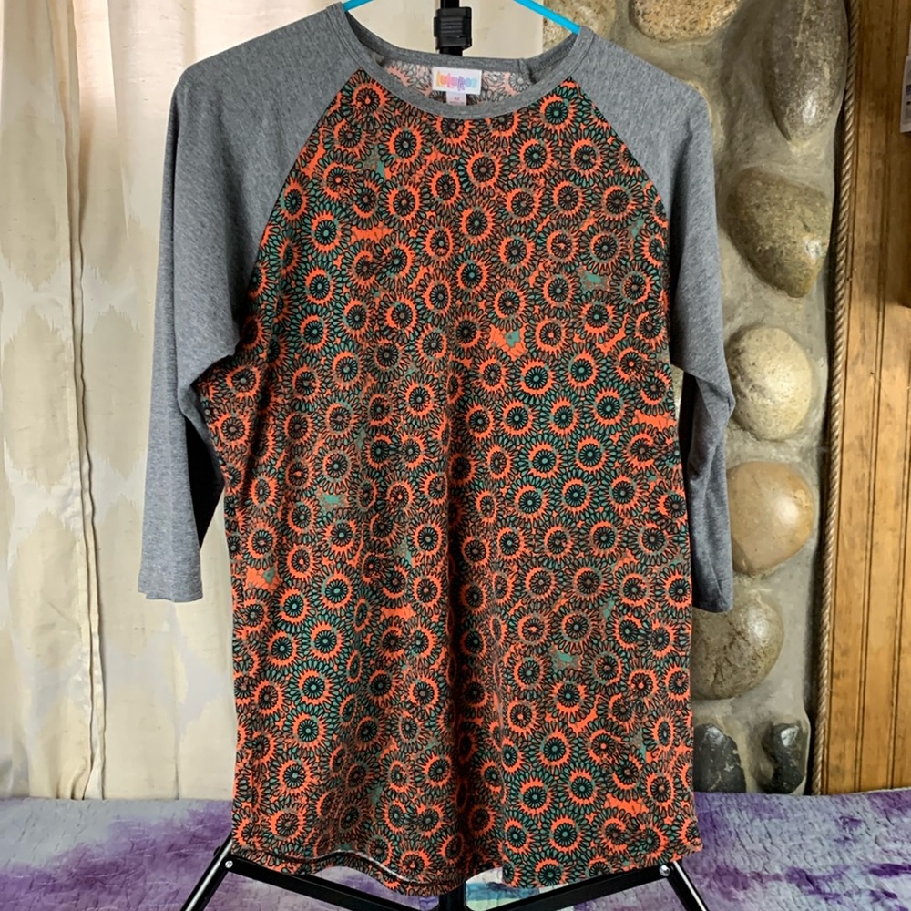 LulaRoe Women’s Medium Floral 3/4 sleeve Tee